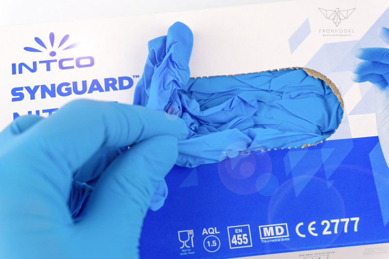 INTCO SynGuard Nitril - Handschuhe - Verpackung oben - Entnahme INTCO SynGuard Nitril - Handschuhe - Verpackung oben - Entnahme